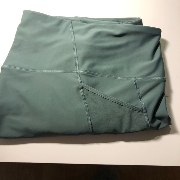 Old Navy Powersoft Crop Leggings - Picture 1 of 9